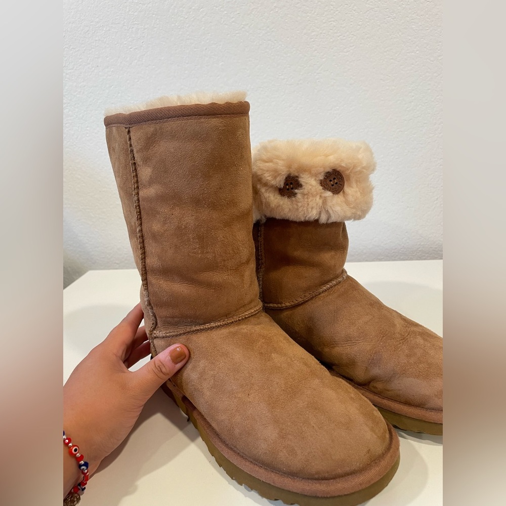 UGG BOOTS